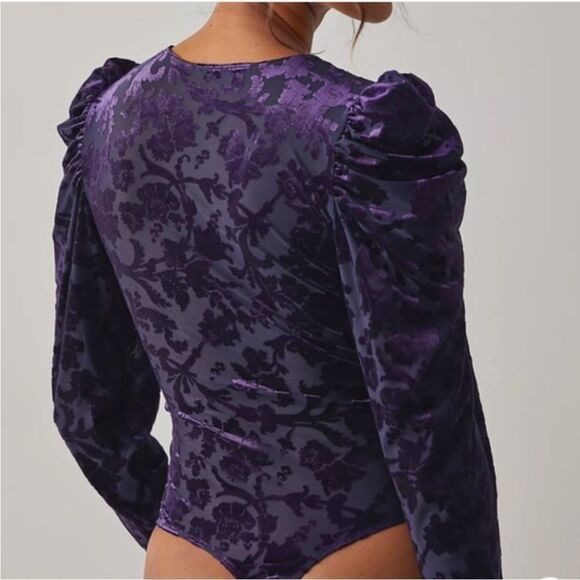 NWT free people magic hour puff sleeve velvet bodysuit small - Picture 3 of 9
